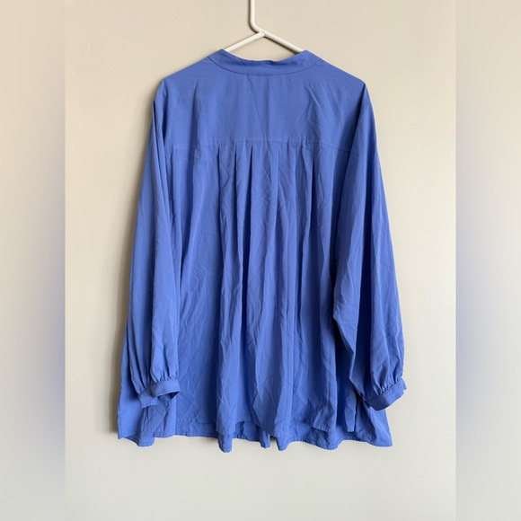 Susan Graver Style Periwinkle Blue Pleated Blouse size 3X - Picture 2 of 7